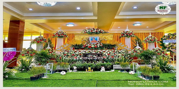 ดอกไม้หน้าหีบแบบสวน สวนดอกไม้ในงานศพ สวนและดอกไม้หน้าศพ ดอกไม้หน้าศพแบบสวนสวยๆ สวนประดับหน้าหีบศพ สวนงานศพ สวนหน้าศพ สวนสวยพร้อมดอกไม้หน้าศพ แบบที่ 30