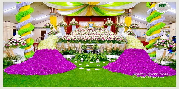 ดอกไม้หน้าหีบแบบสวน สวนดอกไม้หน้าศพ จัดสวนประดับดอกไม้งานศพ จัดดอกไม้งานศพแบบนกยูงและสวน สวยหรู อลังการ ราคาไม่แพง แบบที่ 32