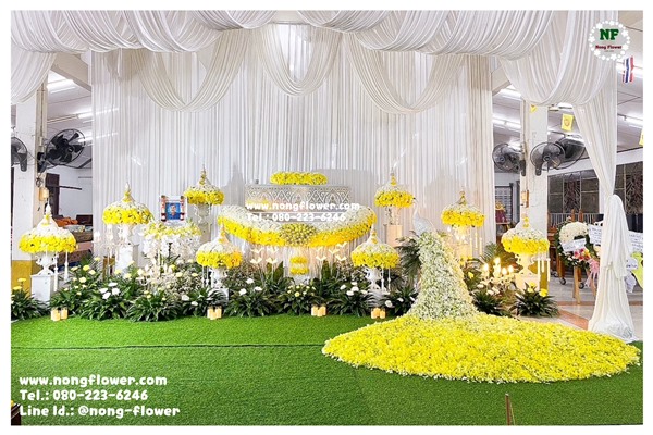แพ็คเกจจัดงานศพ ดอกไม้หน้าหีบแบบสวน ดอกไม้หน้าศพสวยหรูประดับนกยูง ดอกไม้งานศพแบบพวงมาลัย นกยูงจัดงานศพแบบพวงมาลัย หีบศพราคาถูก หีบศพราคาถูก 16