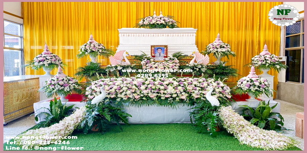 จัดงานศพแบบประหยัด ดอกไม้งานศพสวยราคาถูก ดอกไม้หน้าศพราคาไม่แพง ดอกไม้หน้าหีบแบบเรียบง่าย จัดงานพิธีศพราคาถูก หีบศพราคาถูก งานศพครบวงจร แบบที่ 5